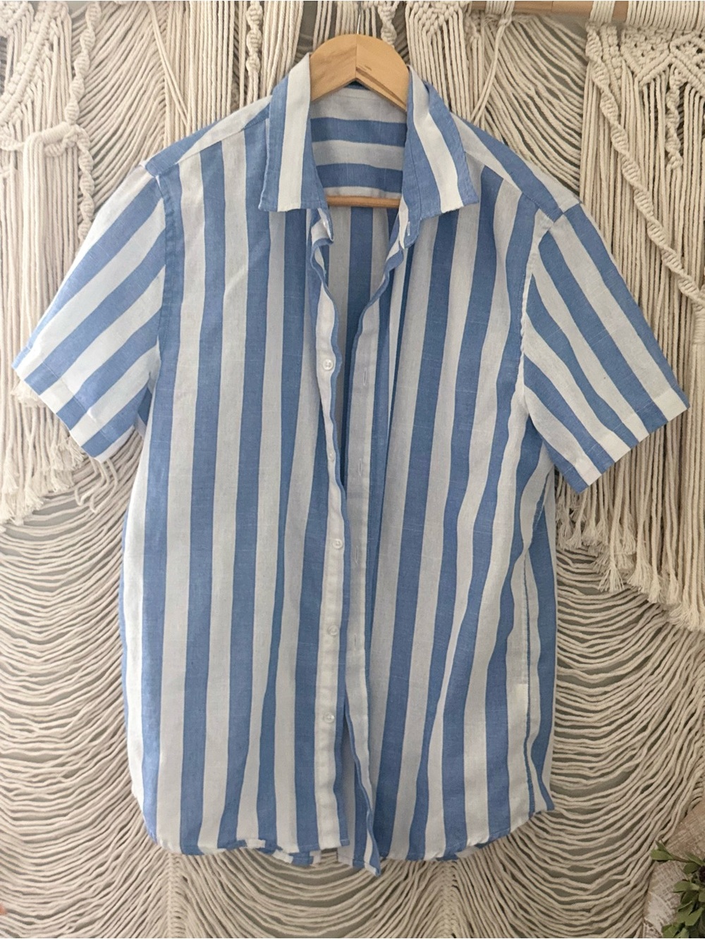 Men's Blue & White Striped Short-Sleeve Button-Down Shirt